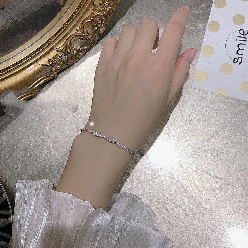 Minimalist Bow Pull Women's Bracelet is An Exquisite Addition To Any Style - BUNNY BAZAR