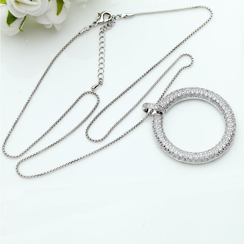 Fashion Simple Necklace With Zircon Inlaid Large Disc - BUNNY BAZAR