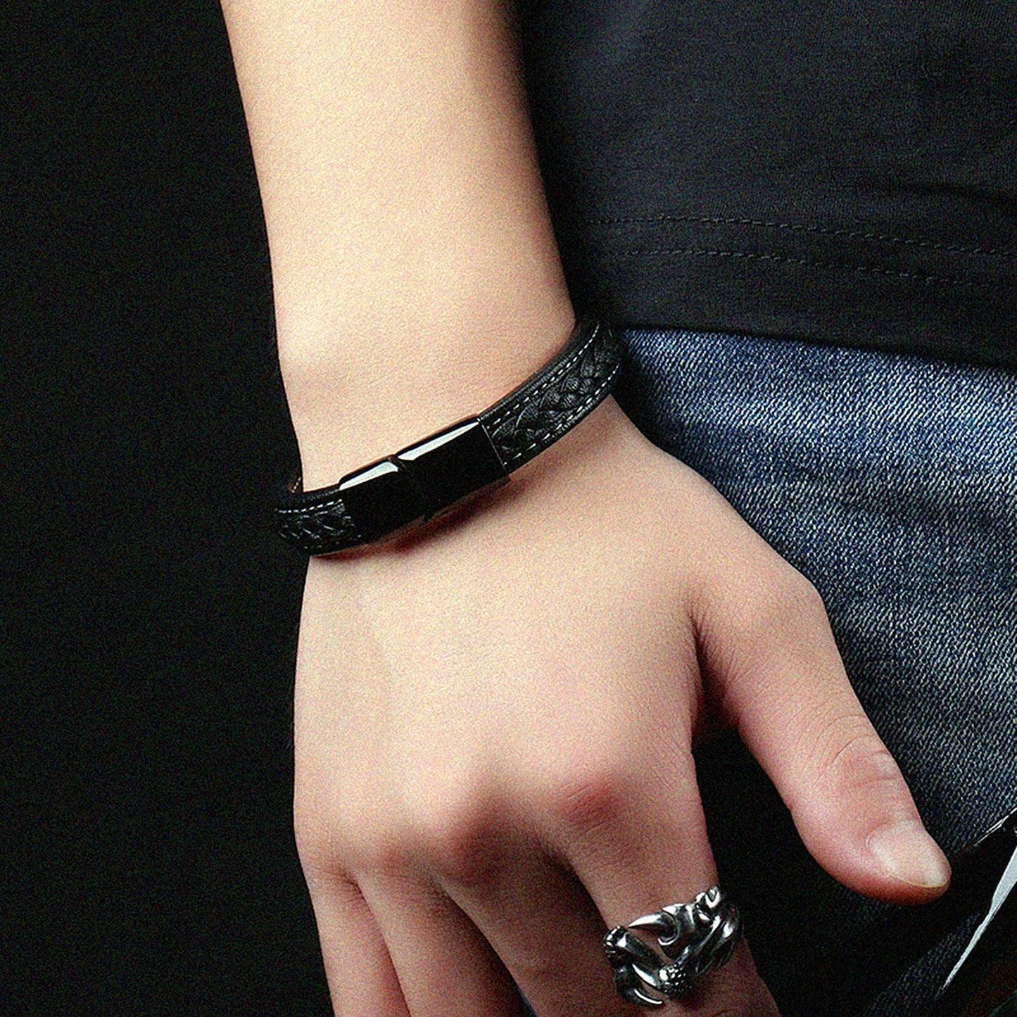Black titanium steel bracelet - BUNNY BAZAR
