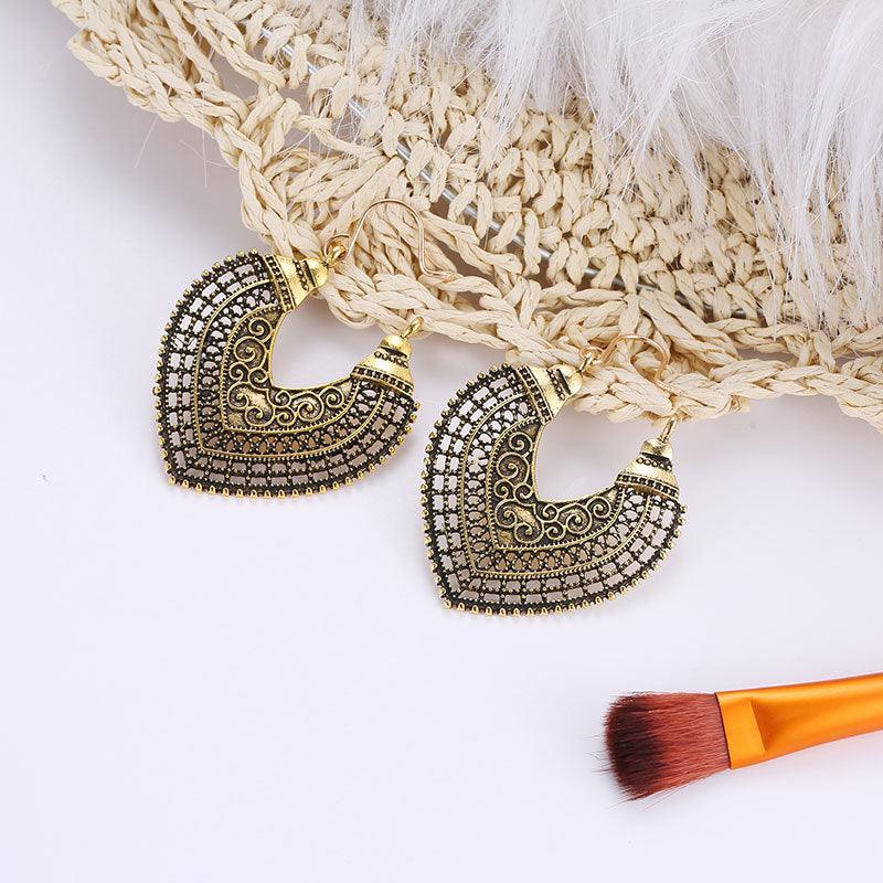 Beautifu Vintage Carved Earrings - BUNNY BAZAR