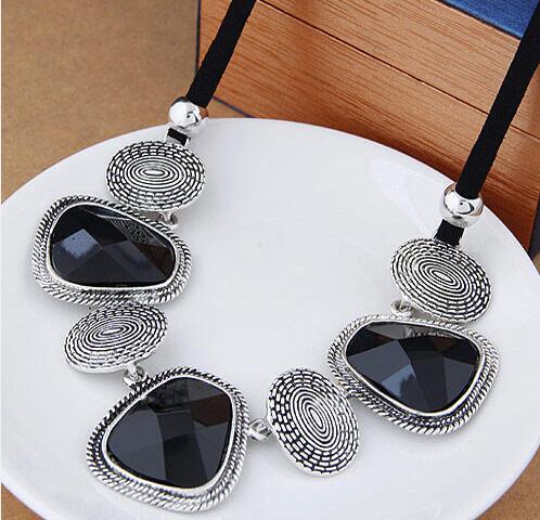 Exaggerated clavicle chain short geometric square necklace - BUNNY BAZAR