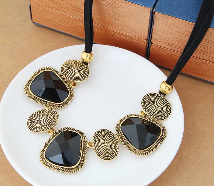 Exaggerated clavicle chain short geometric square necklace - BUNNY BAZAR