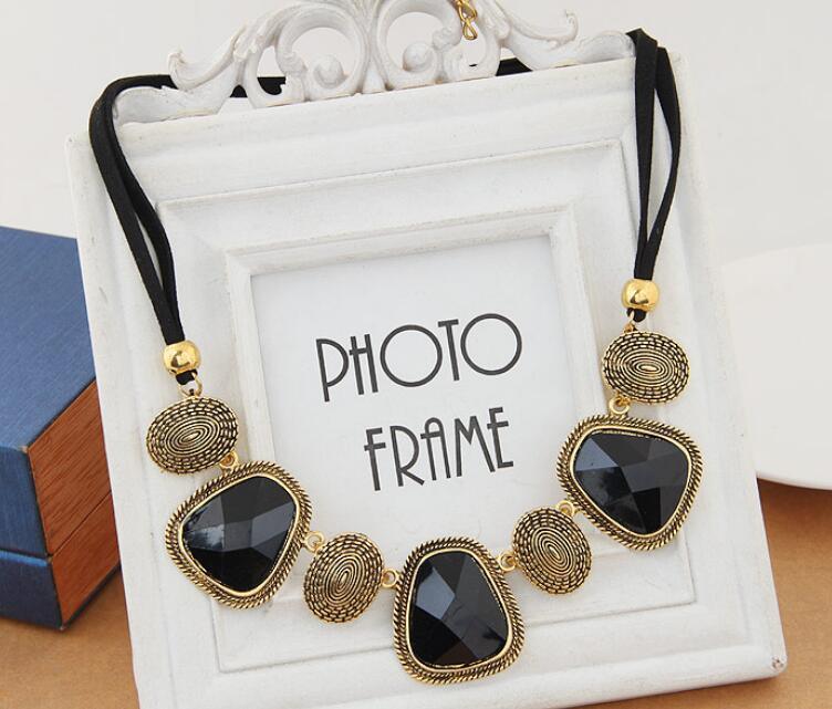 Exaggerated clavicle chain short geometric square necklace - BUNNY BAZAR