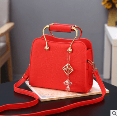 Korean Version of the Ladies Handbag features a stylish and modern design - BUNNY BAZAR