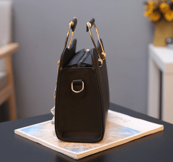 Korean Version of the Ladies Handbag features a stylish and modern design - BUNNY BAZAR